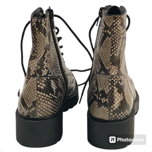New Chelsea & Violet Snake Print Leather Heels Boots Sz 8.5 - Picture 9 of 15